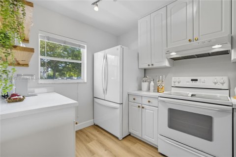 Купить кондоминиум в Лодердейл-бай-те-Си, Флорида 1 спальня, 78.97м2, № 2015082 - фото 14