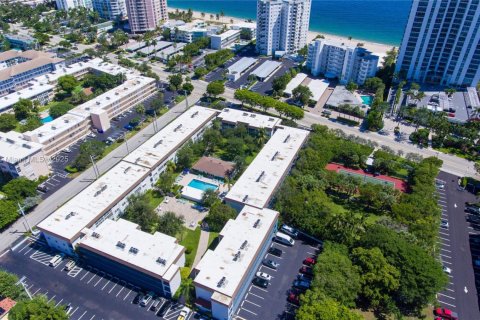 Купить кондоминиум в Лодердейл-бай-те-Си, Флорида 1 спальня, 78.97м2, № 2015082 - фото 4