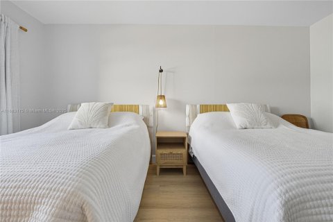 Купить кондоминиум в Лодердейл-бай-те-Си, Флорида 1 спальня, 78.97м2, № 2015082 - фото 23