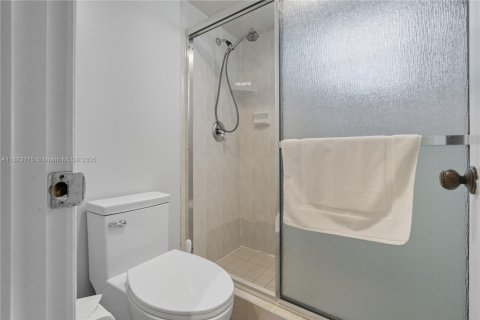 Купить кондоминиум в Лодердейл-бай-те-Си, Флорида 1 спальня, 78.97м2, № 2015082 - фото 26