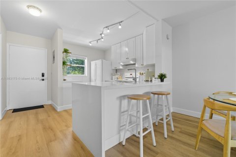 Купить кондоминиум в Лодердейл-бай-те-Си, Флорида 1 спальня, 78.97м2, № 2015082 - фото 16