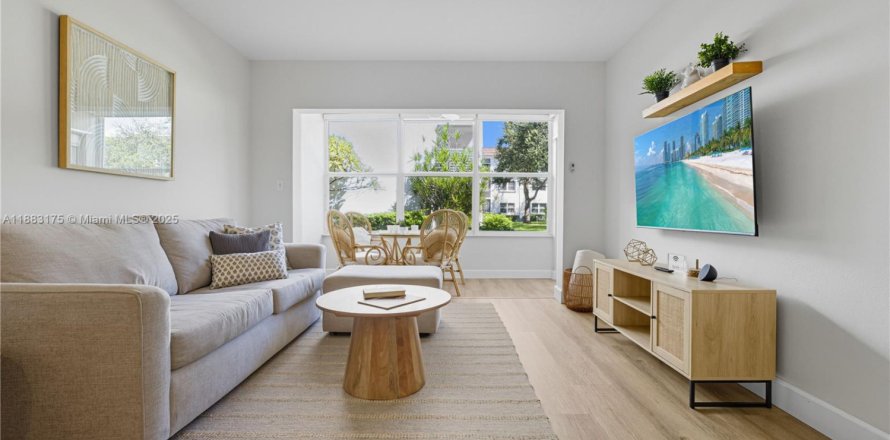 Кондоминиум с 1 спальней в Лодердейл-бай-те-Си, Флорида № 2015082