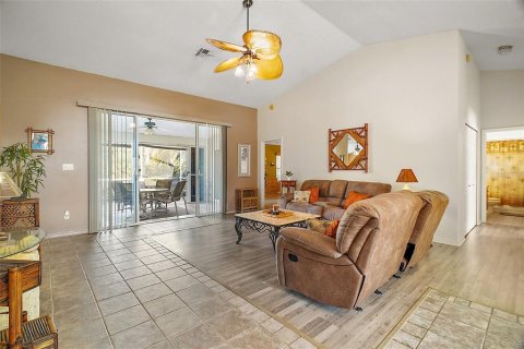 Casa en venta en Leesburg, Florida, 2 dormitorios, 191.66 m2 № 1658302 - foto 10