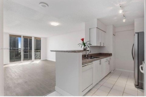 Снять в аренду кондоминиум в Майами, Флорида 1 спальня, 70.61м2, № 1980316 - фото 5