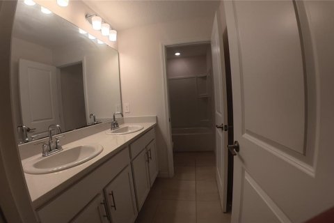 House in Kissimmee, Florida 4 bedrooms, 201.41 sq.m. № 2199412 - photo 16