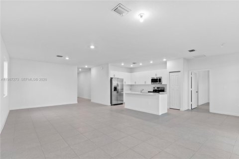 House in Homestead, Florida 3 bedrooms, 160.35 sq.m. № 2081385 - photo 11