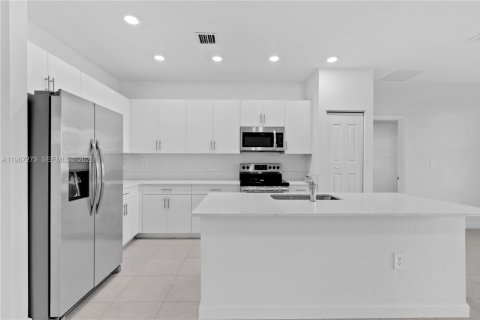 House in Homestead, Florida 3 bedrooms, 160.35 sq.m. № 2081385 - photo 14