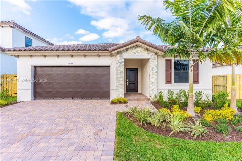 House in Homestead, Florida 3 bedrooms, 160.35 sq.m. № 2081385 - photo 2