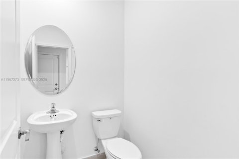 House in Homestead, Florida 3 bedrooms, 160.35 sq.m. № 2081385 - photo 25