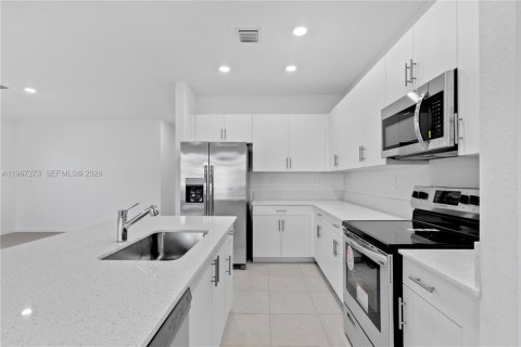 House in Homestead, Florida 3 bedrooms, 160.35 sq.m. № 2081385 - photo 13