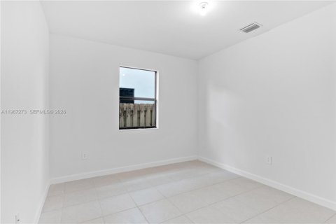 House in Homestead, Florida 3 bedrooms, 160.35 sq.m. № 2081385 - photo 26