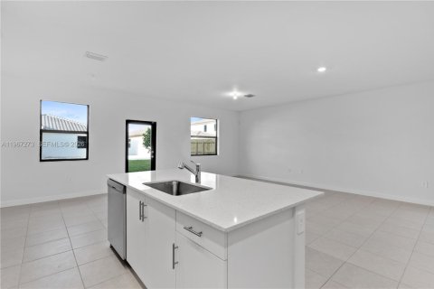 House in Homestead, Florida 3 bedrooms, 160.35 sq.m. № 2081385 - photo 15