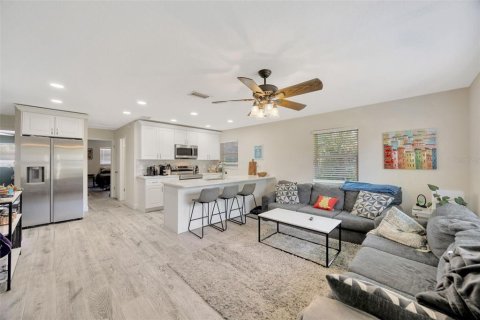 Villa ou maison à louer à Saint Petersburg, Floride: 3 chambres, 111.85 m2 № 1767739 - photo 5
