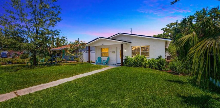Villa ou maison à Saint Petersburg, Floride 3 chambres, 111.85 m2 № 1767739