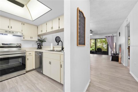 Villa ou maison à vendre à Spring Hill, Floride: 2 chambres, 92.44 m2 № 2213648 - photo 13