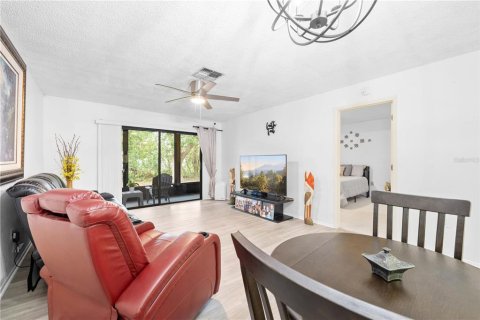 Villa ou maison à vendre à Spring Hill, Floride: 2 chambres, 92.44 m2 № 2213648 - photo 9
