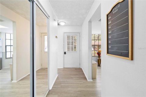 Villa ou maison à vendre à Spring Hill, Floride: 2 chambres, 92.44 m2 № 2213648 - photo 12