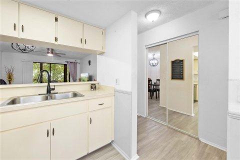 Villa ou maison à vendre à Spring Hill, Floride: 2 chambres, 92.44 m2 № 2213648 - photo 14