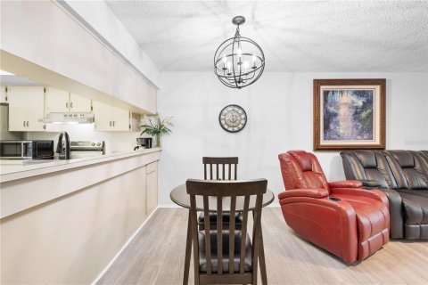 Villa ou maison à vendre à Spring Hill, Floride: 2 chambres, 92.44 m2 № 2213648 - photo 11