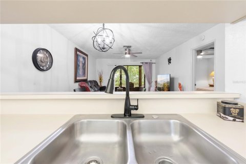 Villa ou maison à vendre à Spring Hill, Floride: 2 chambres, 92.44 m2 № 2213648 - photo 17