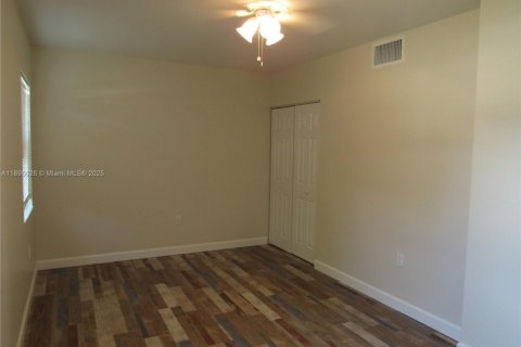 Villa ou maison à louer à Fort Lauderdale, Floride: 3 chambres № 1947262 - photo 8
