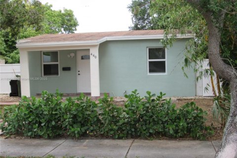 Villa ou maison à louer à Fort Lauderdale, Floride: 3 chambres № 1947262 - photo 1