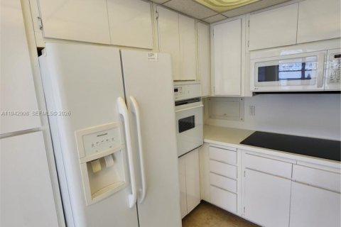 Copropriété à louer à Fort Lauderdale, Floride: 1 chambre, 75.34 m2 № 1999383 - photo 3