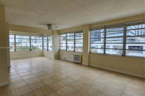 Copropriété à louer à Fort Lauderdale, Floride: 1 chambre, 75.34 m2 № 1999383 - photo 14