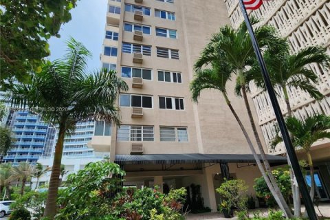 Copropriété à louer à Fort Lauderdale, Floride: 1 chambre, 75.34 m2 № 1999383 - photo 25