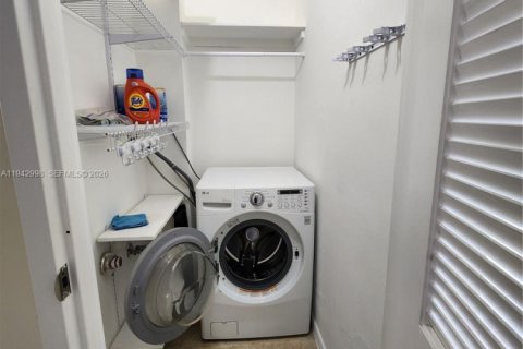 Copropriété à louer à Fort Lauderdale, Floride: 1 chambre, 75.34 m2 № 1999383 - photo 7