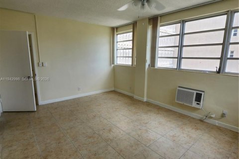 Copropriété à louer à Fort Lauderdale, Floride: 1 chambre, 75.34 m2 № 1999383 - photo 13