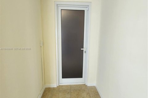 Copropriété à louer à Fort Lauderdale, Floride: 1 chambre, 75.34 m2 № 1999383 - photo 8