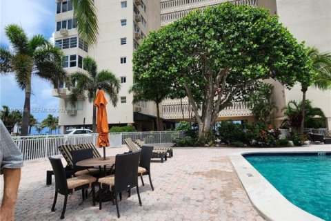 Copropriété à louer à Fort Lauderdale, Floride: 1 chambre, 75.34 m2 № 1999383 - photo 29