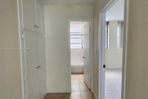 Copropriété à louer à Fort Lauderdale, Floride: 1 chambre, 75.34 m2 № 1999383 - photo 15