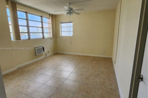 Copropriété à louer à Fort Lauderdale, Floride: 1 chambre, 75.34 m2 № 1999383 - photo 11