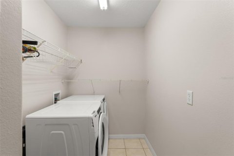 House in Leesburg, Florida 3 bedrooms, 180.14 sq.m. № 1846396 - photo 25