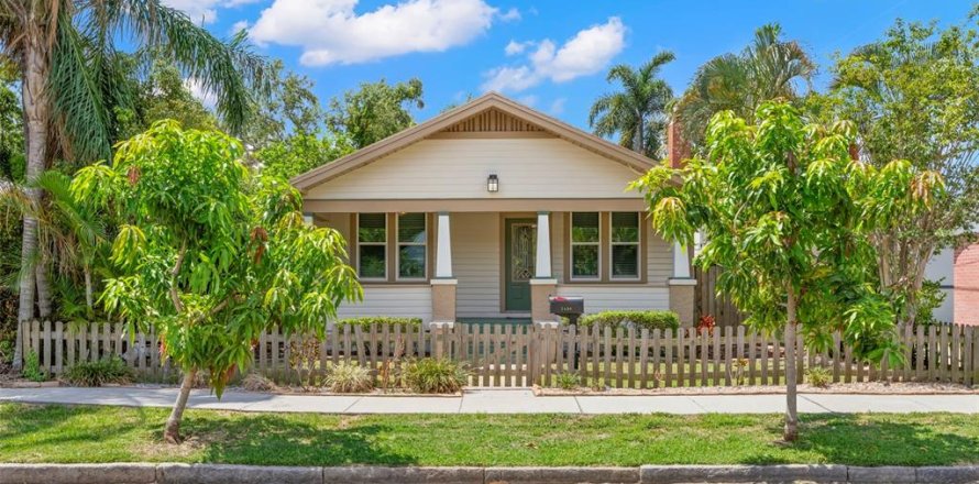 Villa ou maison à Saint Petersburg, Floride 3 chambres, 118.36 m2 № 1757144