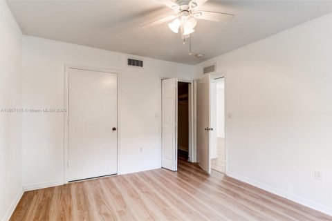 Condominio en alquiler en Homestead, Florida, 3 dormitorios, 111.11 m2 № 1883796 - foto 15