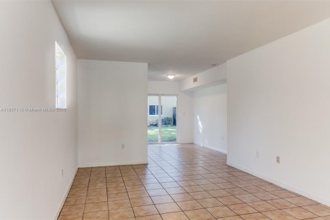 Condominio en alquiler en Homestead, Florida, 3 dormitorios, 111.11 m2 № 1883796 - foto 5