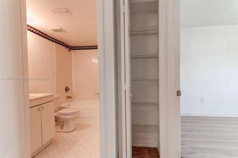 Condominio en alquiler en Homestead, Florida, 3 dormitorios, 111.11 m2 № 1883796 - foto 14