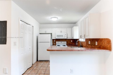 Condominio en alquiler en Homestead, Florida, 3 dormitorios, 111.11 m2 № 1883796 - foto 6