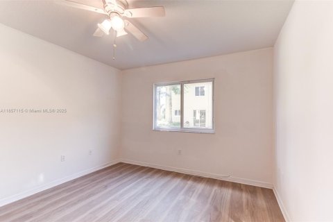 Condominio en alquiler en Homestead, Florida, 3 dormitorios, 111.11 m2 № 1883796 - foto 19