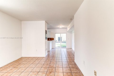 Condominio en alquiler en Homestead, Florida, 3 dormitorios, 111.11 m2 № 1883796 - foto 4