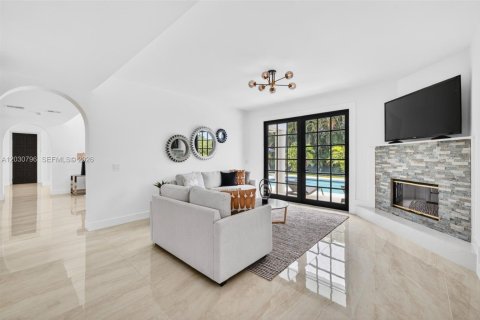 House in Plantation, Florida 6 bedrooms, 365.11 sq.m. № 2244009 - photo 29