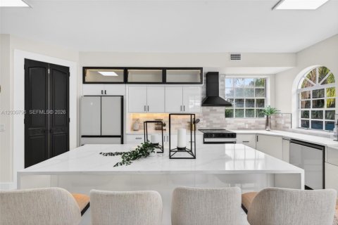 House in Plantation, Florida 6 bedrooms, 365.11 sq.m. № 2244009 - photo 26