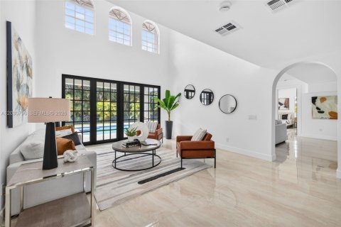 House in Plantation, Florida 6 bedrooms, 365.11 sq.m. № 2244009 - photo 12
