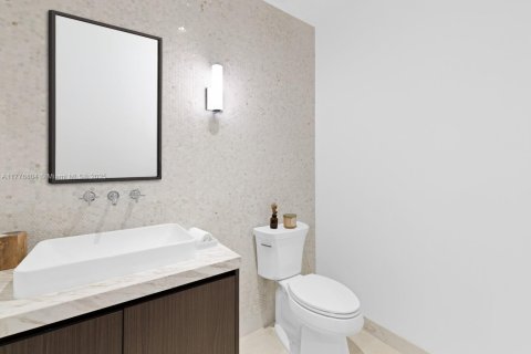 Condo in Miami Beach, Florida, 2 bedrooms  № 1701246 - photo 7