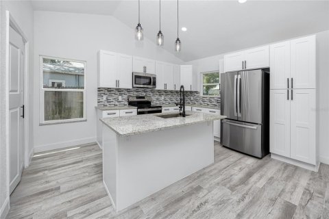 Casa en venta en Saint Petersburg, Florida, 3 dormitorios, 117.06 m2 № 1795140 - foto 3