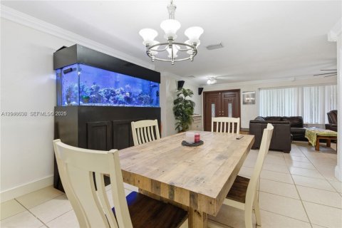 Villa ou maison à vendre à Miami, Floride: 3 chambres, 182.09 m2 № 2278310 - photo 13