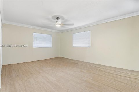 Villa ou maison à vendre à Miami, Floride: 3 chambres, 182.09 m2 № 2278310 - photo 24